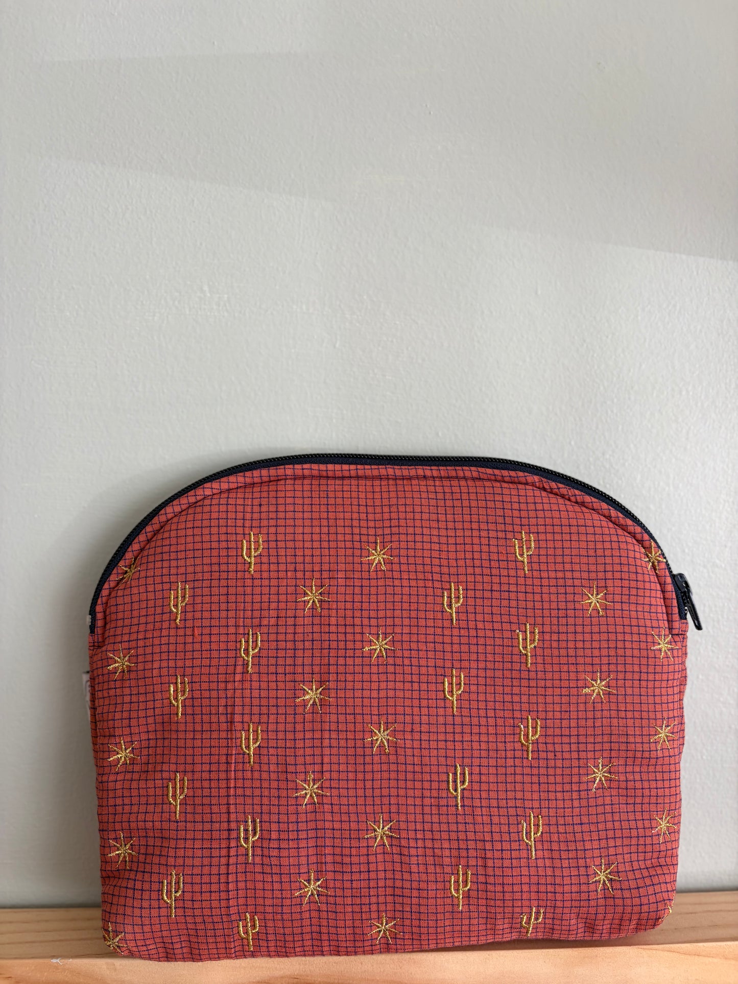 Medium Pouch Arizona Salmon