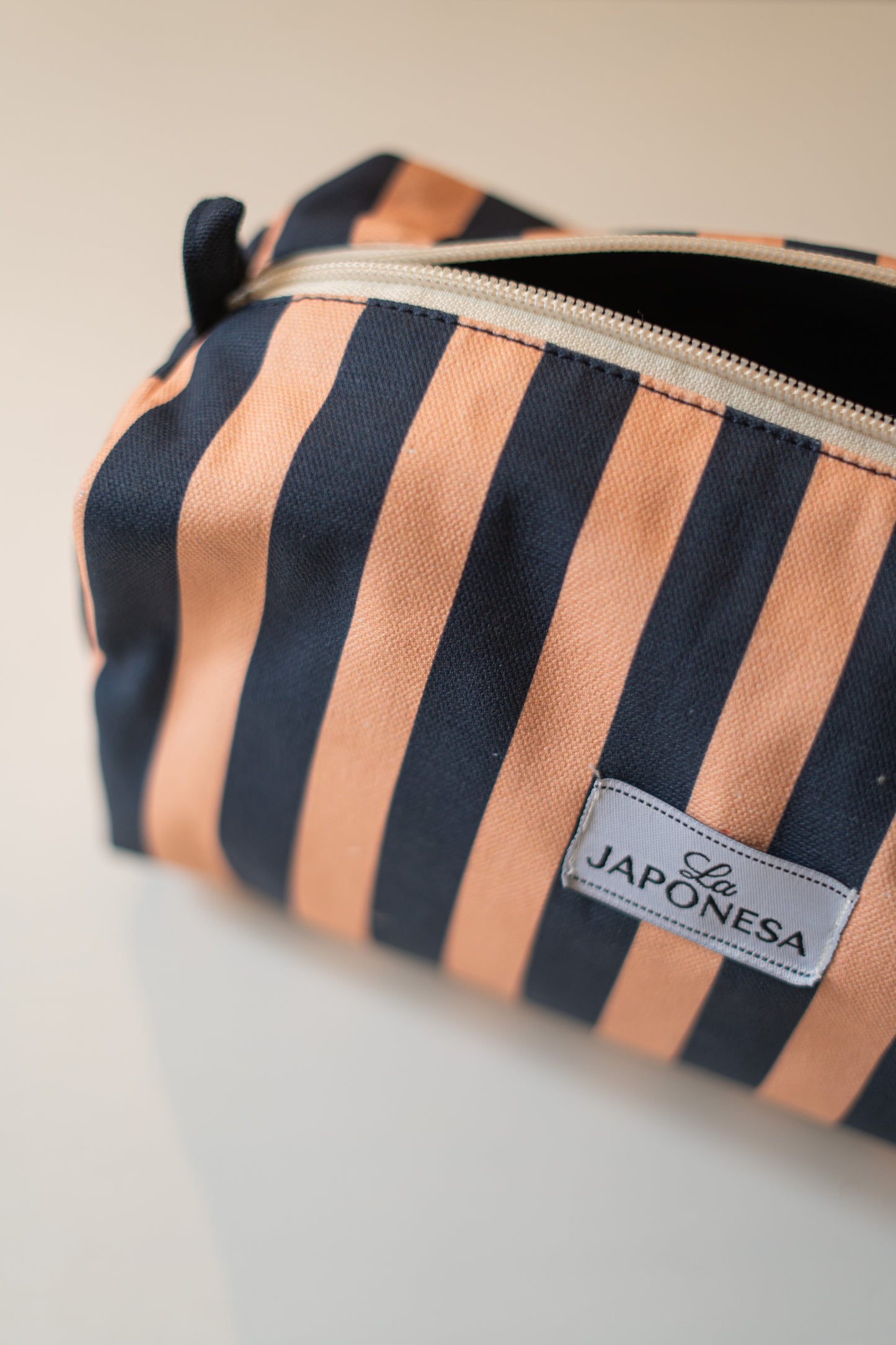 Beauty Case Stripes Blue