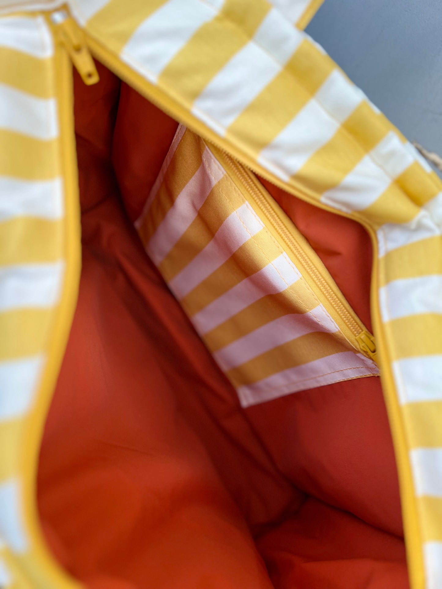 Weekender Yellow&White