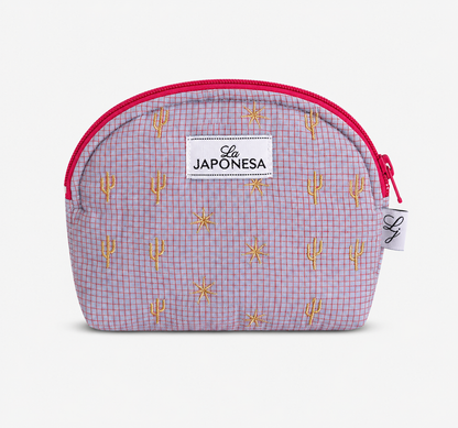 Neceser lila con bordados cactus dorados y cierre fucsia, La Japonesa.