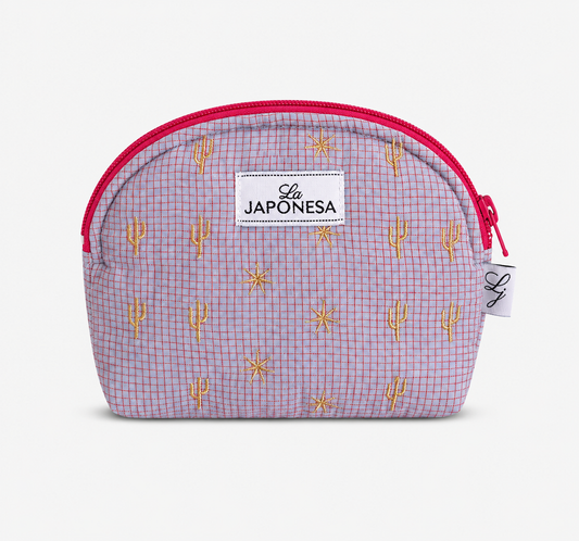Neceser lila con bordados cactus dorados y cierre fucsia, La Japonesa.